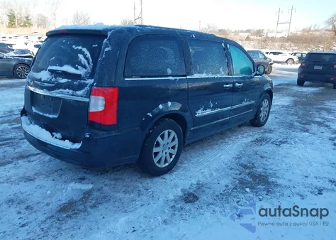 2015 Chrysler Town & Country Touring z USA, uszkodzony, nr VIN 2C4RC1BG4FR621111